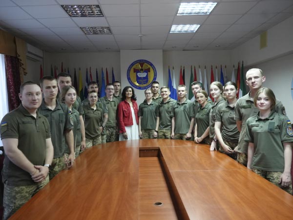 Гуля Поготова надихнула молодих військових журналістів: “Ви пишете історію свого народу”