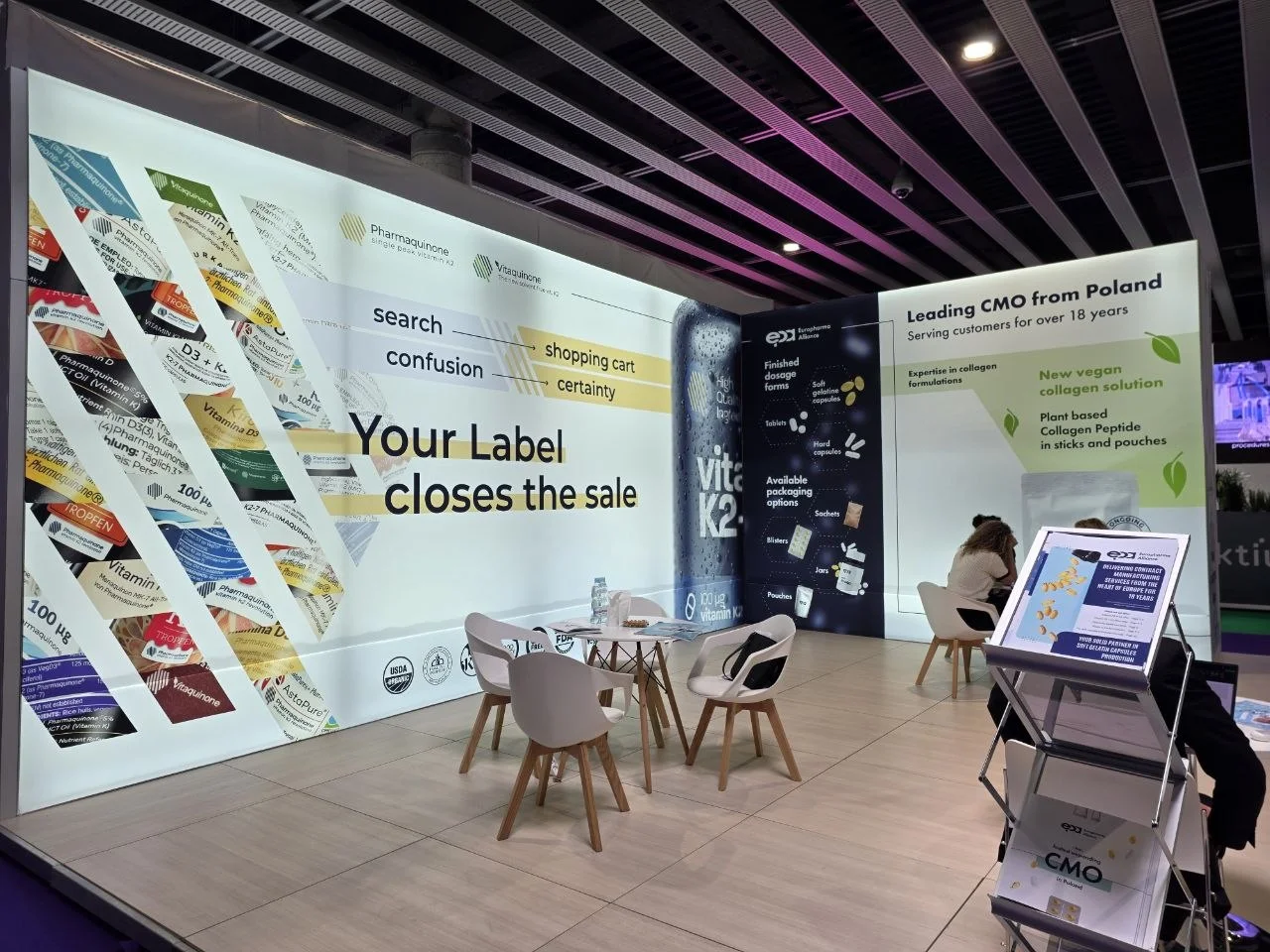 Стенд польської компанії-виробника на міжнародній виставці Vitafoods Europe 2026 у Барселоні